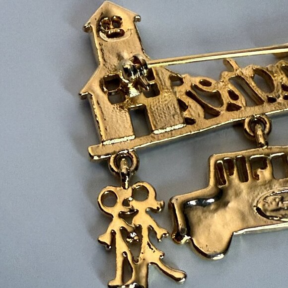 Danecraft Teacher Brooch Pin Vintage Gold Tone Enamel - Picture 6 of 7